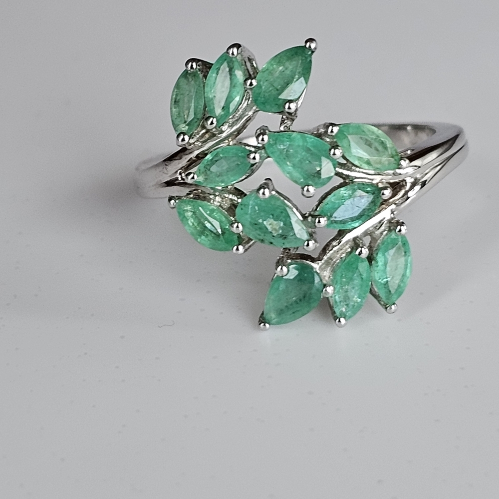 Genuine Emerald Cluster Ring Sterling Silver Size 8! - Picture 6 of 9